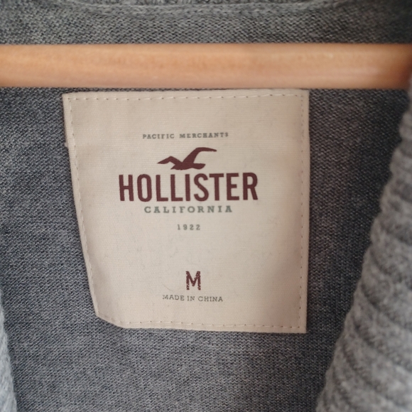 Hollister Women's Grey Cardigan - Picture 4 of 4
